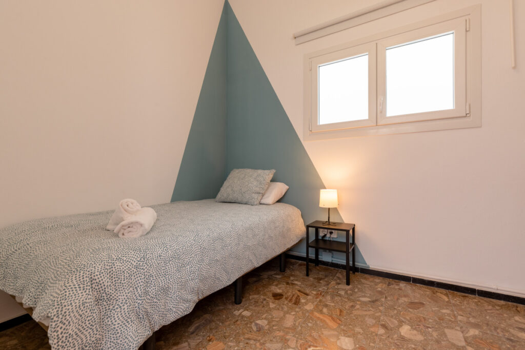 Cama de 105x190 en piso 1