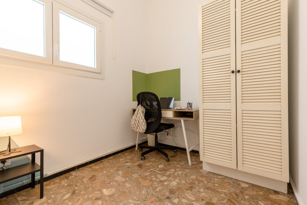 Cuarto cama de 105 en piso 1