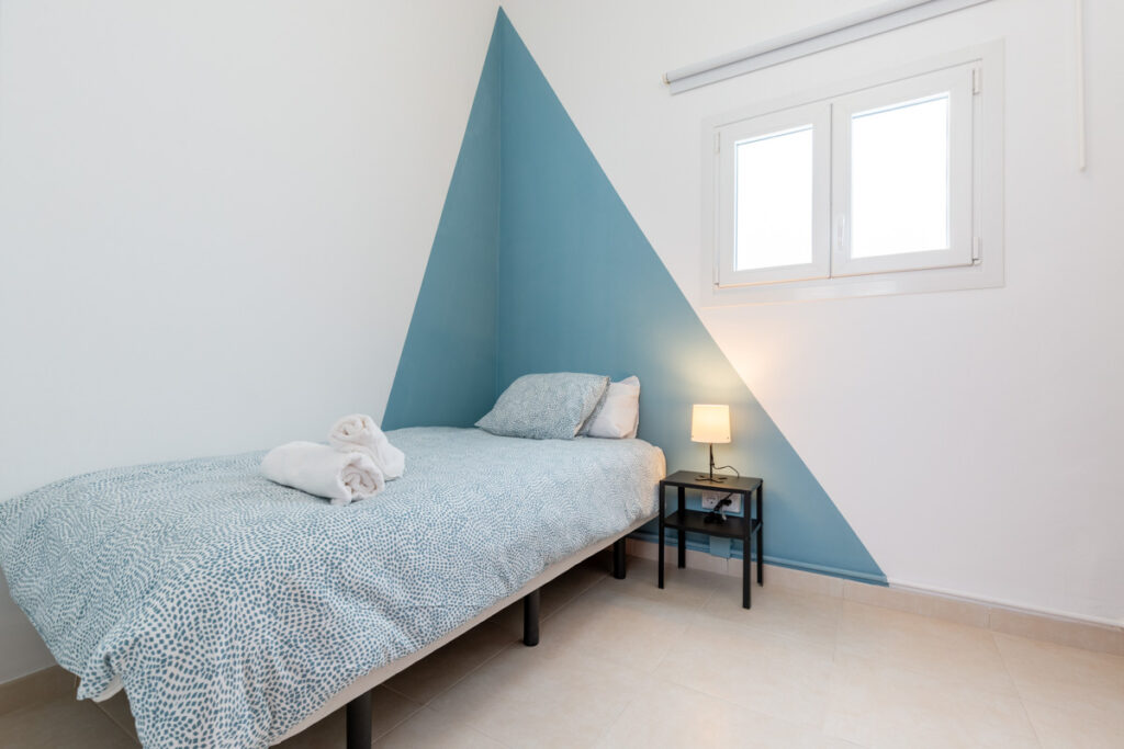 Cama de 105x190 en segundo piso